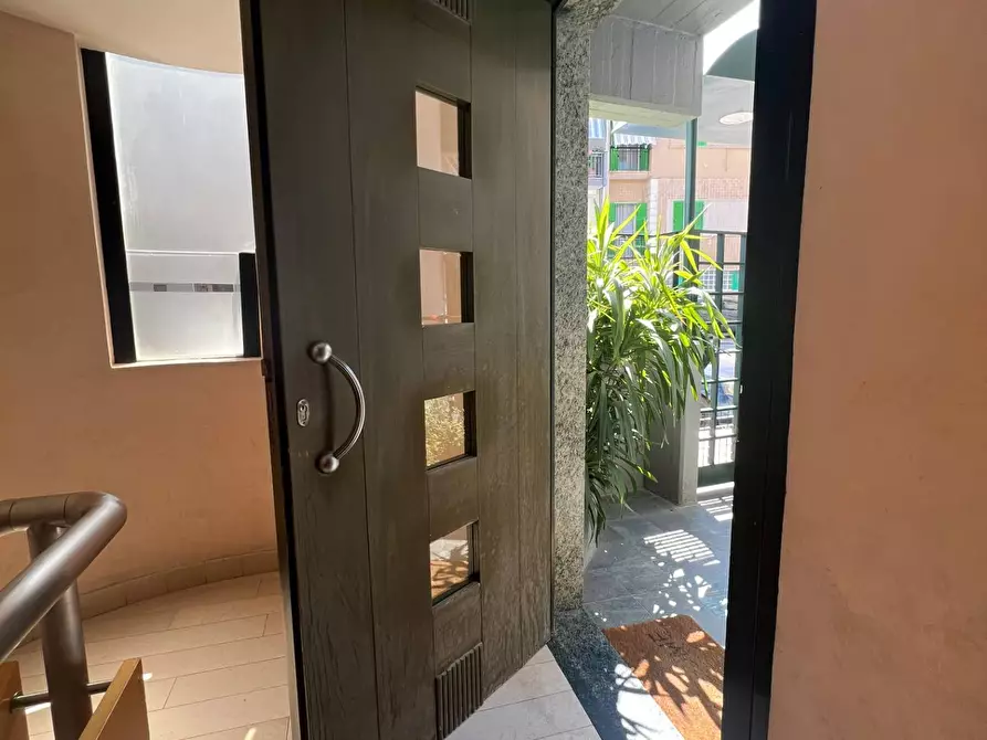 Immagine 3 di Magazzino in vendita  in VIA CAIROLI a Giovinazzo