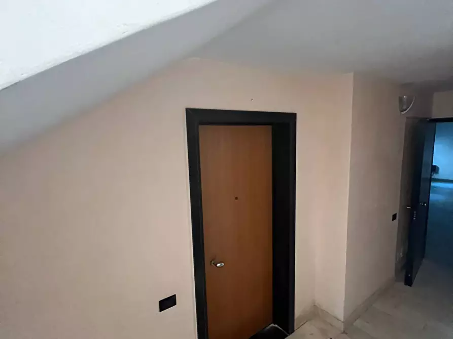 Immagine 5 di Magazzino in vendita  in VIA CAIROLI a Giovinazzo