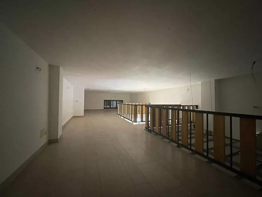 Immagine 9 di Locale commerciale in vendita  in via giuseppe mazzini snc a Taranto
