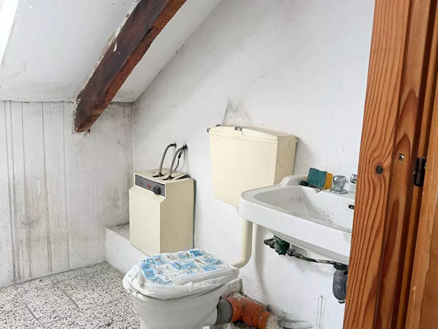 Immagine 9 di Appartamento in vendita  in corso PININ GIACHINO 47 a Cocconato
