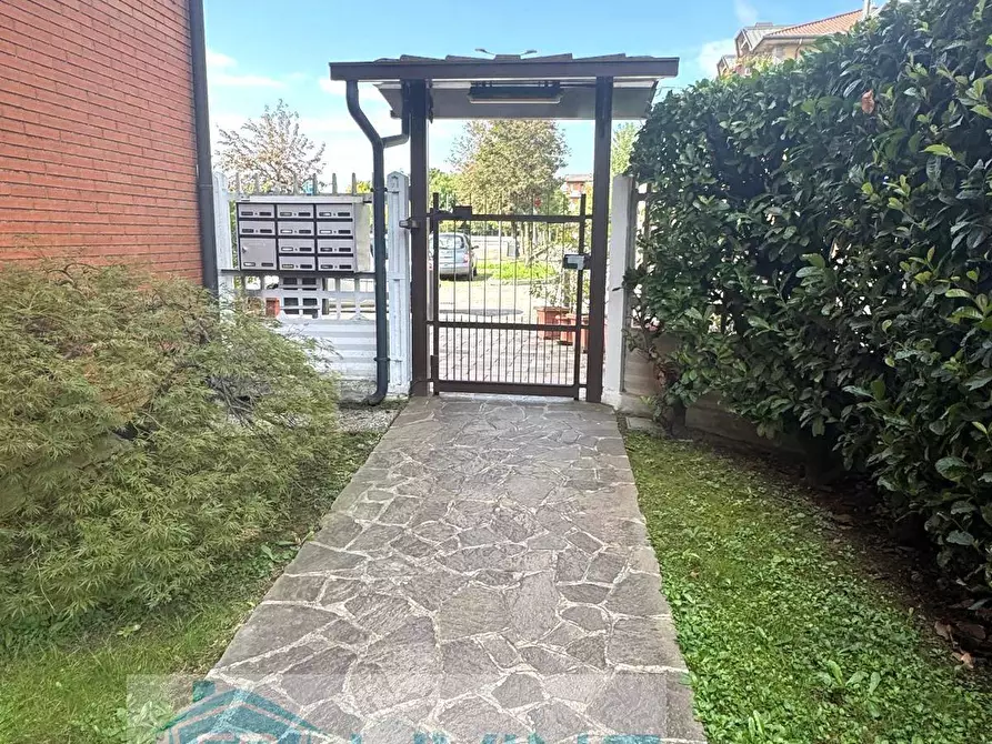 Immagine 20 di Appartamento in vendita  in Via A. Volta 106 a Calusco D'adda