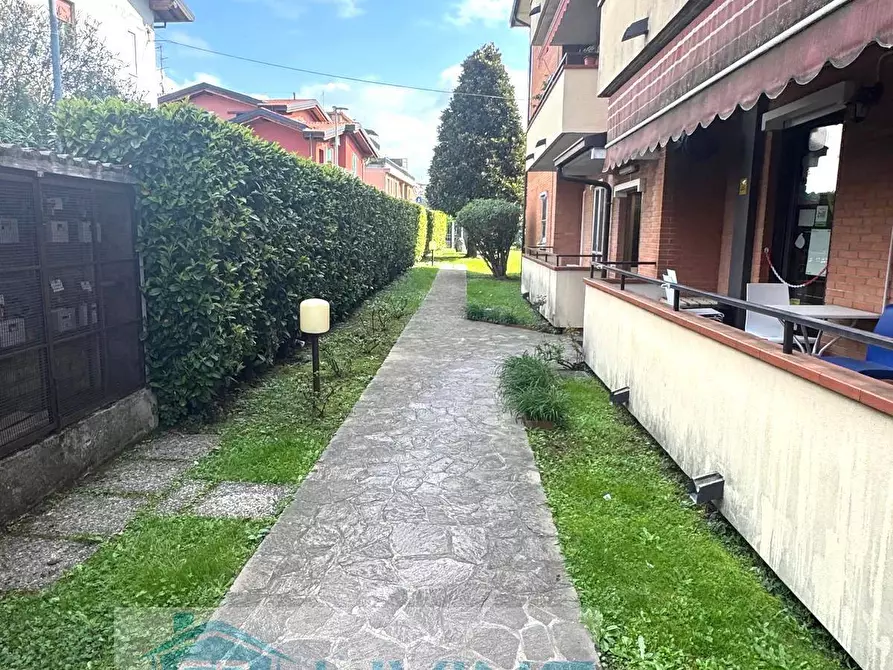 Immagine 21 di Appartamento in vendita  in Via A. Volta 106 a Calusco D'adda