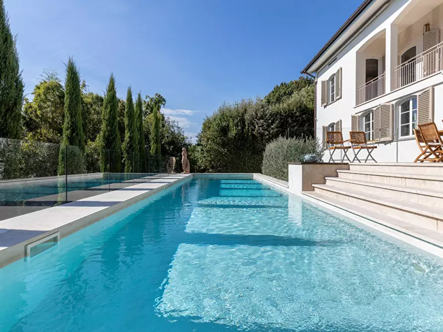Immagine 6 di Villa in vendita  in Via parco rimembranza a Lucca