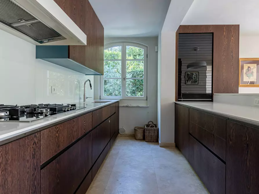 Immagine 15 di Villa in vendita  in Via parco rimembranza a Lucca