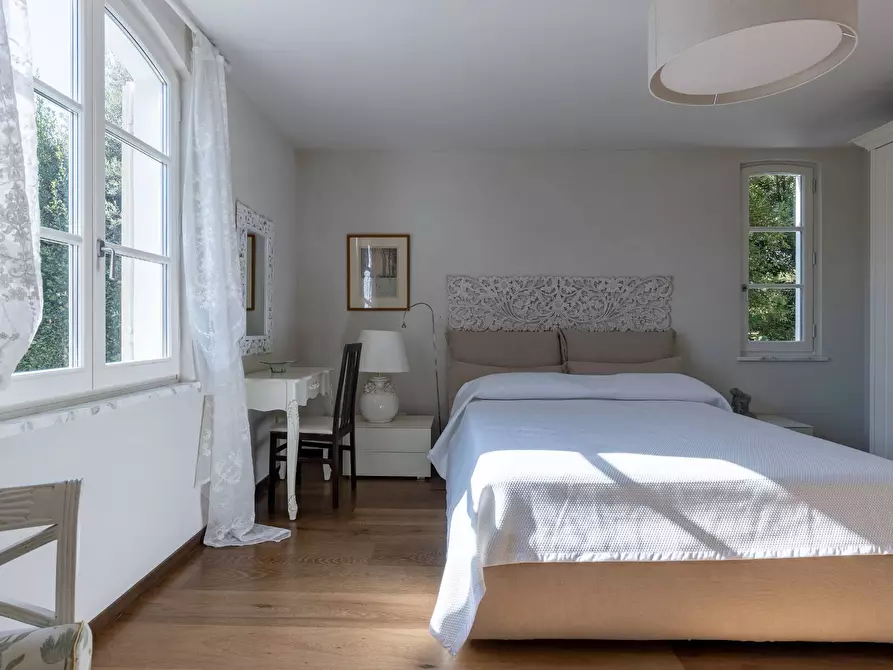 Immagine 18 di Villa in vendita  in Via parco rimembranza a Lucca