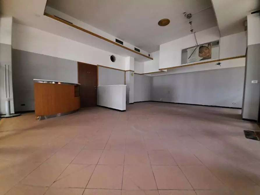 Immagine 3 di Locale commerciale in vendita  a San Bonifacio