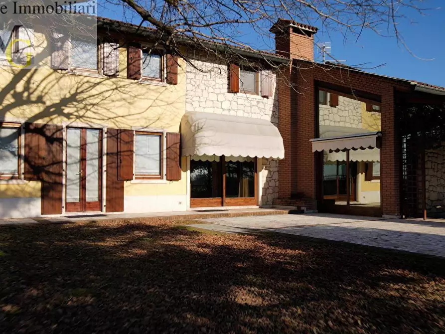 Immagine 1 di Casa indipendente in vendita  a Monteforte D'alpone