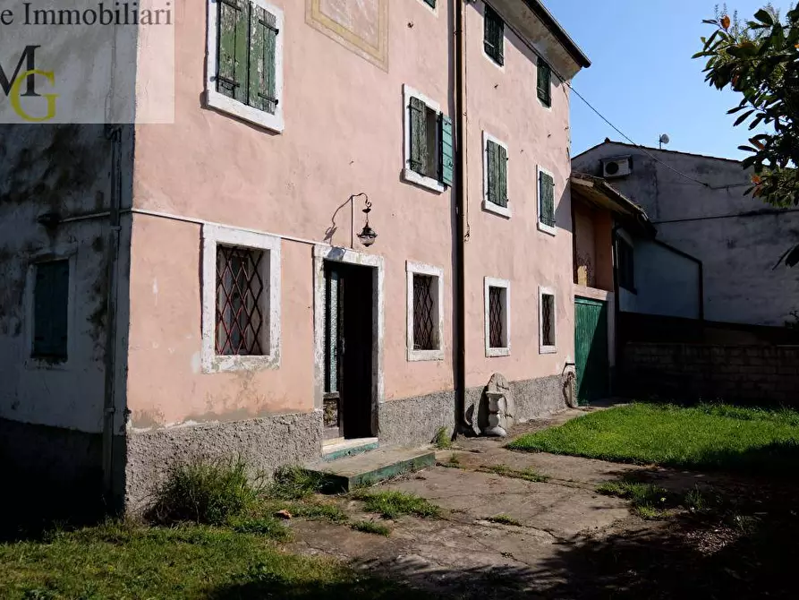 Immagine 1 di Rustico / casale in vendita  a Soave