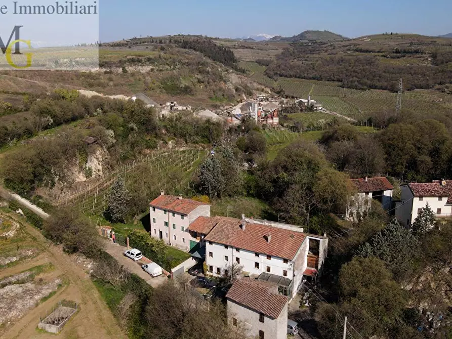 Immagine 2 di Rustico / casale in vendita  a Soave