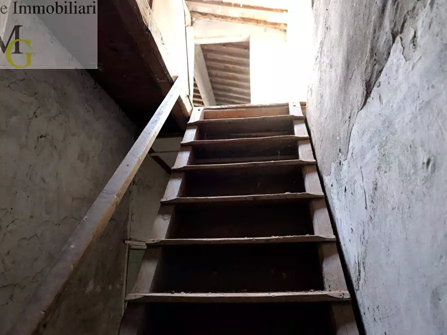 Immagine 8 di Rustico / casale in vendita  a Soave