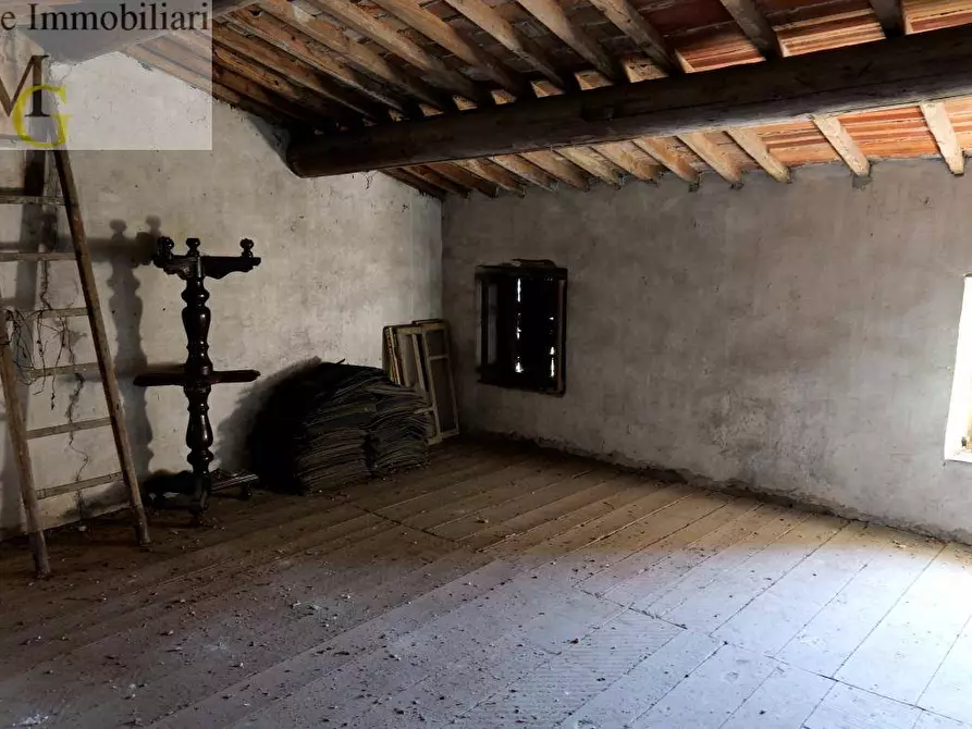 Immagine 9 di Rustico / casale in vendita  a Soave
