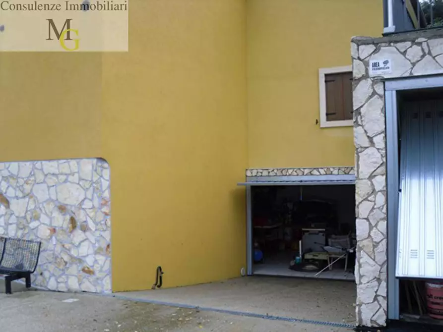Immagine 10 di Casa semindipendente in vendita  in via dino a Cazzano Di Tramigna