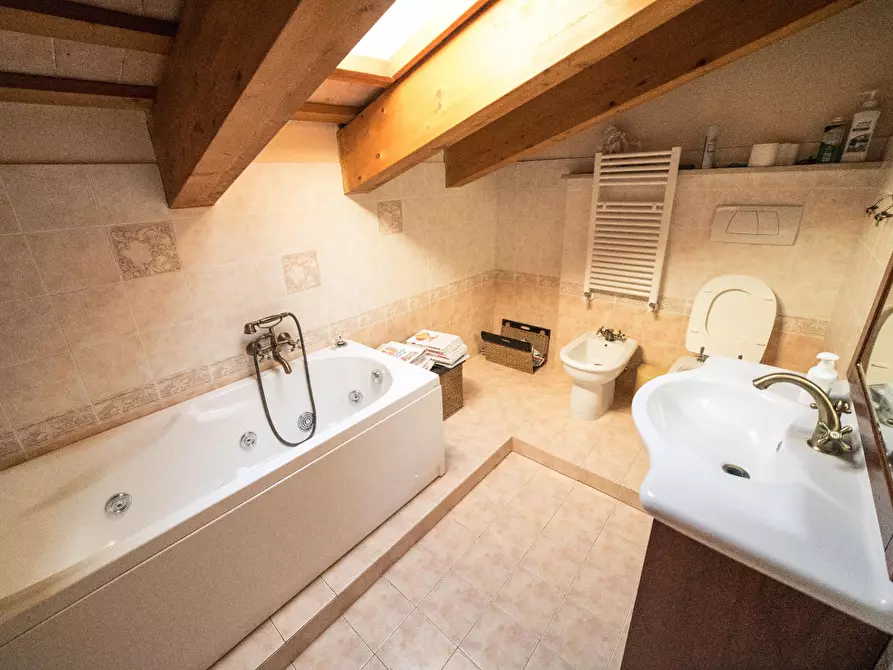 Immagine 11 di Attico in vendita  in VIA GIOBERTI a Fabriano