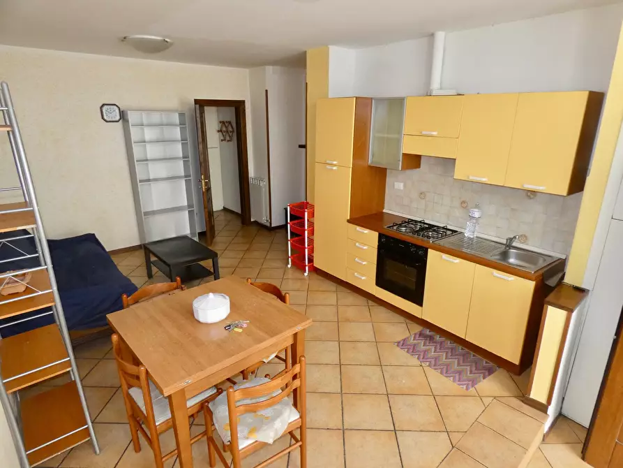 Immagine 3 di Appartamento in vendita  in VIA DAMIANO CHIESA a Fabriano