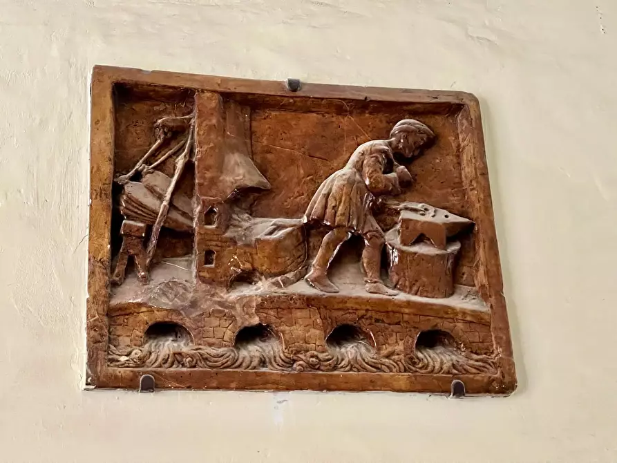 Immagine 18 di Palazzo in vendita  in VIA CAVOUR a Fabriano