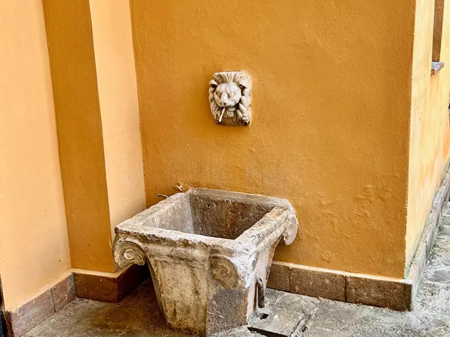 Immagine 17 di Palazzo in vendita  in VIA CAVOUR a Fabriano