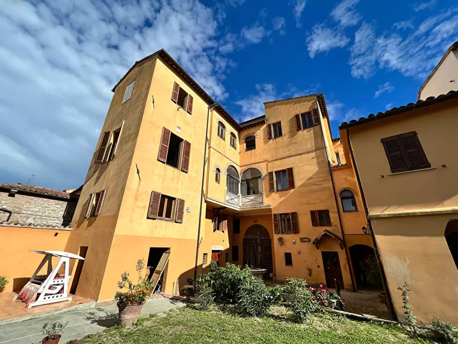 Immagine 3 di Palazzo in vendita  in VIA CAVOUR a Fabriano