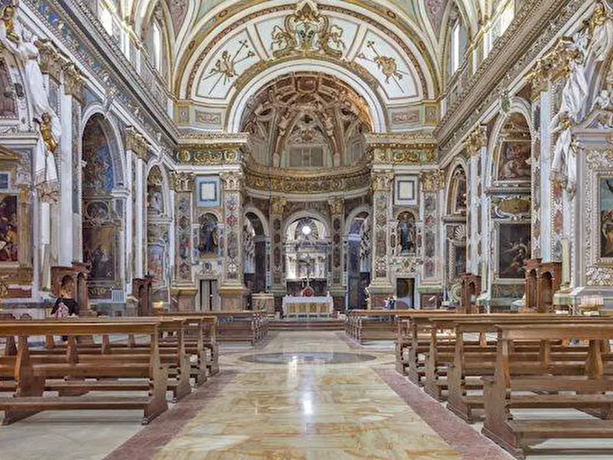 Immagine 76 di Palazzo in vendita  in VIA CAVOUR a Fabriano