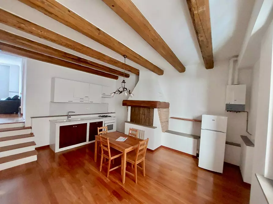 Immagine 5 di Appartamento in vendita  in PIAZZA DEL COMUNE 27 a Fabriano