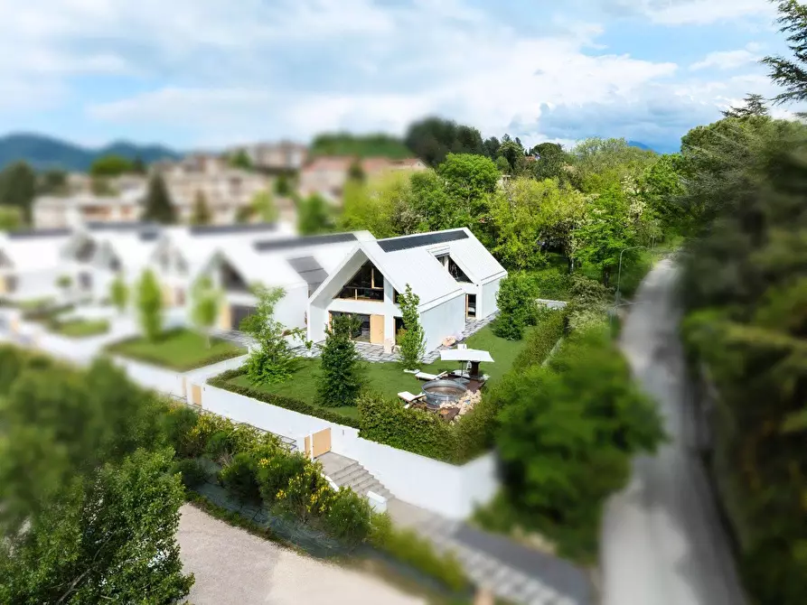 Immagine 4 di Villa in vendita  in VIA LA SPINA 80A a Fabriano