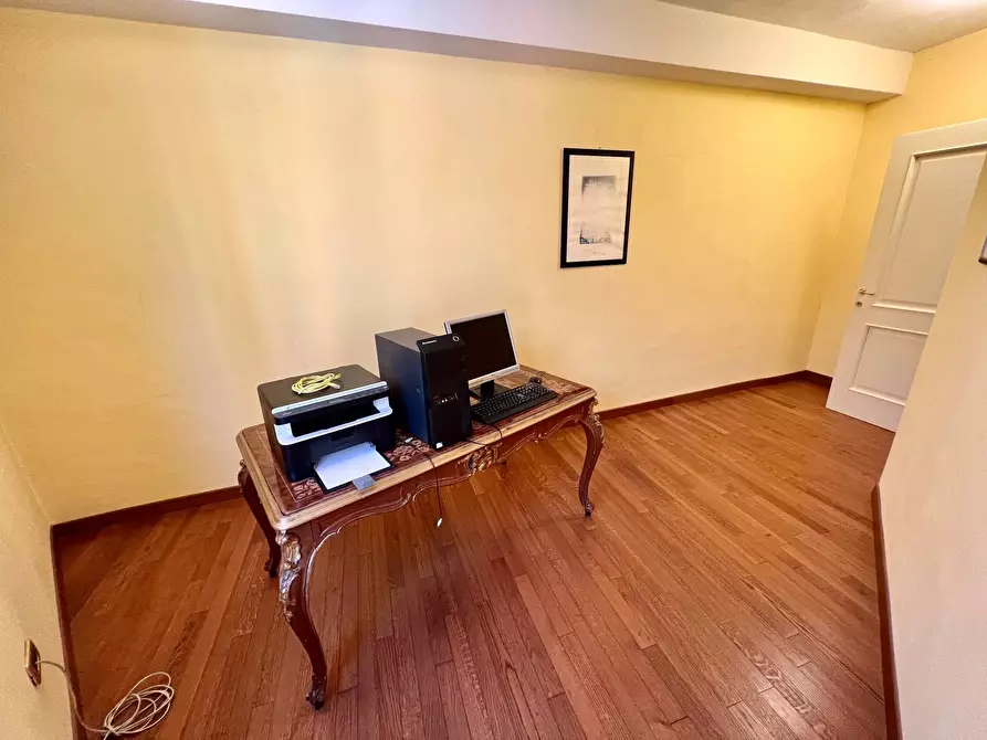 Immagine 16 di Ufficio in vendita  in VIA TOTI a Fabriano