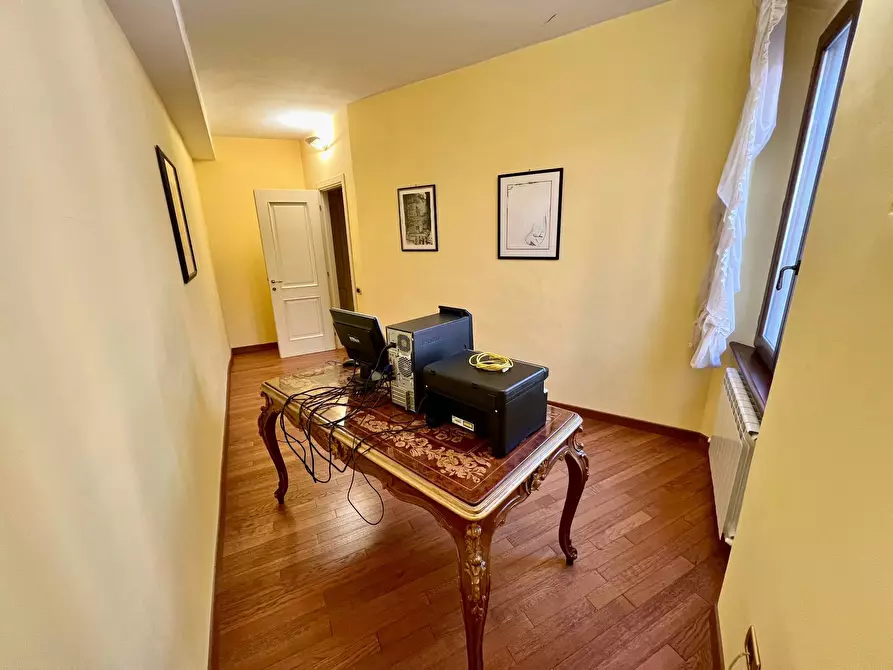 Immagine 17 di Ufficio in vendita  in VIA TOTI a Fabriano