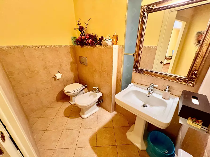 Immagine 25 di Ufficio in vendita  in VIA TOTI a Fabriano