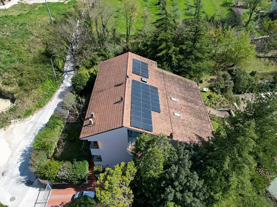 Immagine 32 di Villa in vendita  in VIA DEI CAPPUCCINI 123 a Fabriano