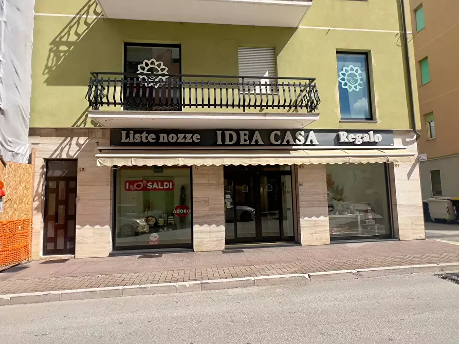 Immagine 1 di Locale commerciale in vendita  in VIA LA SPINA a Fabriano