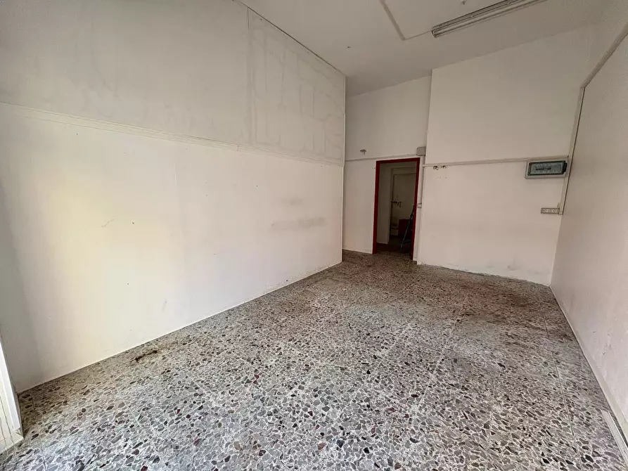 Immagine 4 di Locale commerciale in vendita  in VIA MONTI 16 a Fabriano