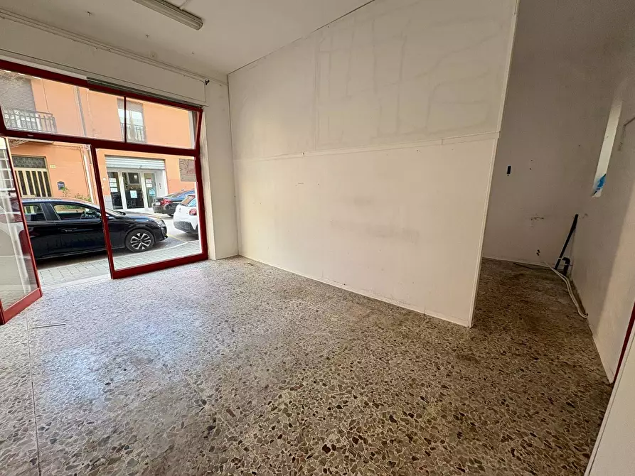 Immagine 5 di Locale commerciale in vendita  in VIA MONTI 16 a Fabriano