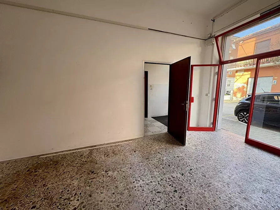 Immagine 7 di Locale commerciale in vendita  in VIA MONTI 16 a Fabriano