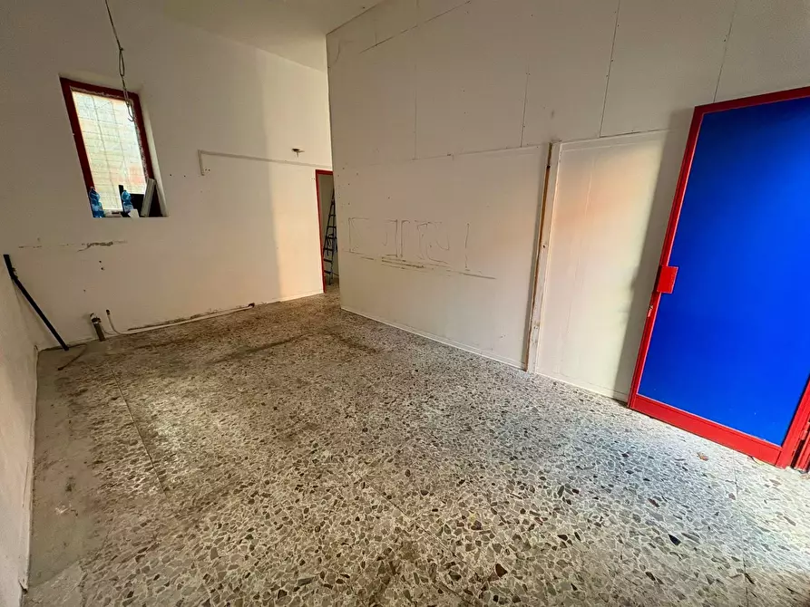Immagine 10 di Locale commerciale in vendita  in VIA MONTI 16 a Fabriano