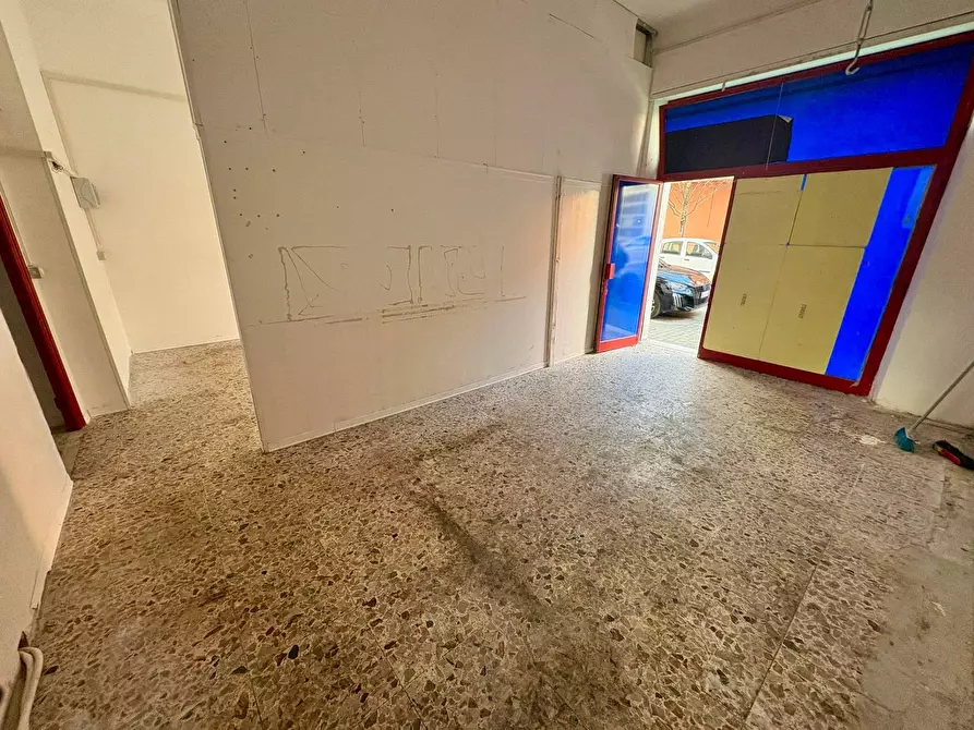 Immagine 11 di Locale commerciale in vendita  in VIA MONTI 16 a Fabriano