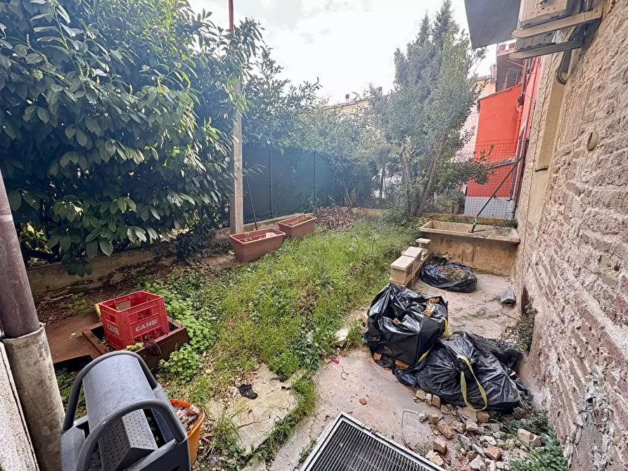 Immagine 17 di Locale commerciale in vendita  in VIA MONTI 16 a Fabriano