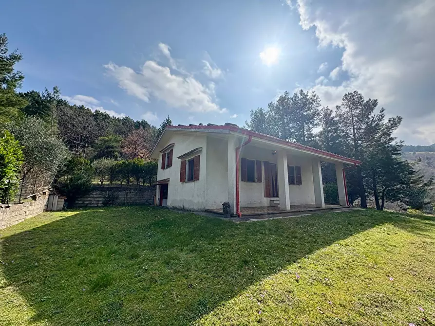 Immagine 8 di Casa indipendente in vendita  in FRAZIONE PRECICCHIE a Fabriano