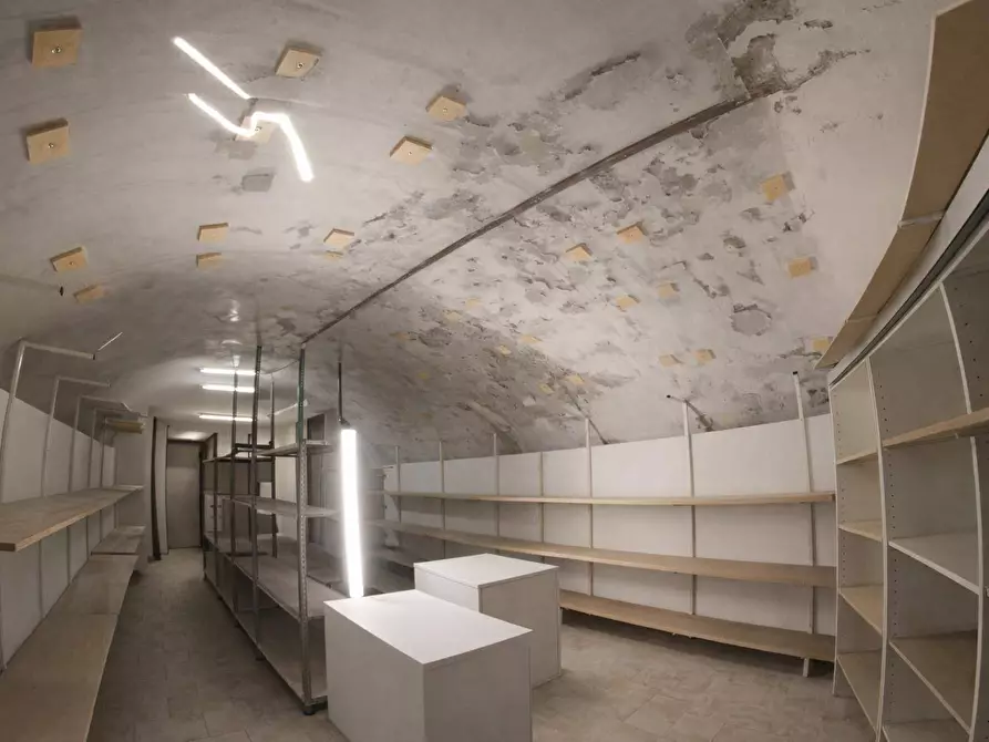 Immagine 8 di Locale commerciale in affitto  in CORSO DELLA REPUBBLICA 34 a Fabriano