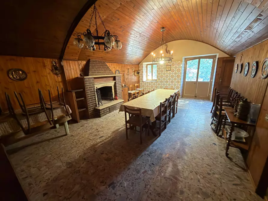 Immagine 60 di Villa in vendita  in CONTRADA PIANIBIANCHI 44 a Tolentino