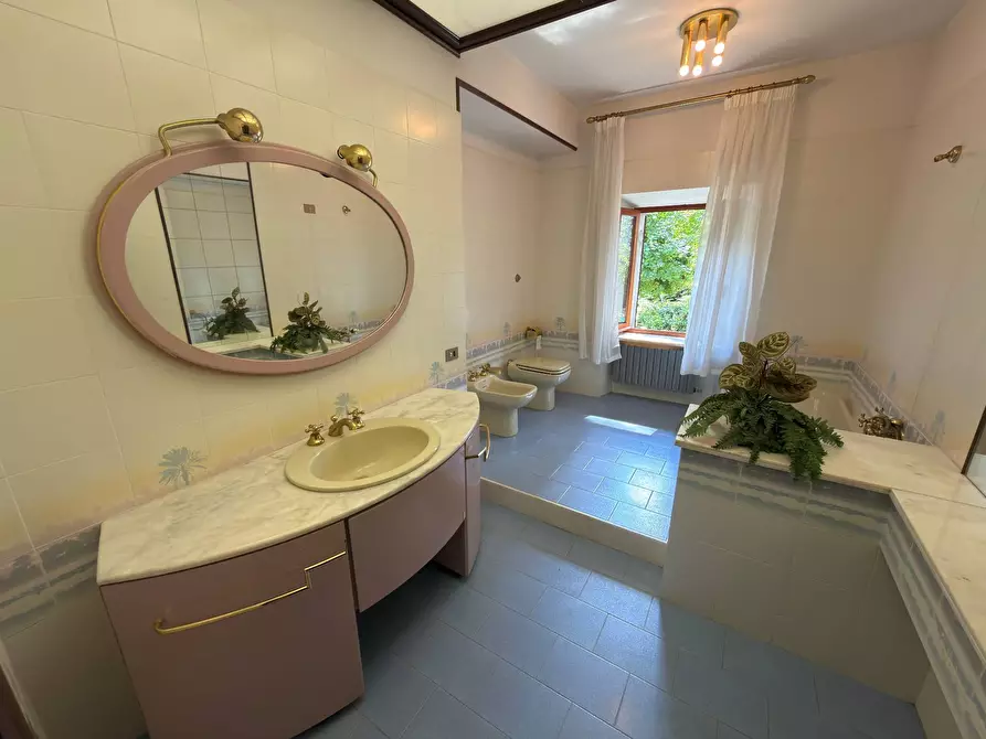 Immagine 40 di Villa in vendita  in CONTRADA PIANIBIANCHI 44 a Tolentino