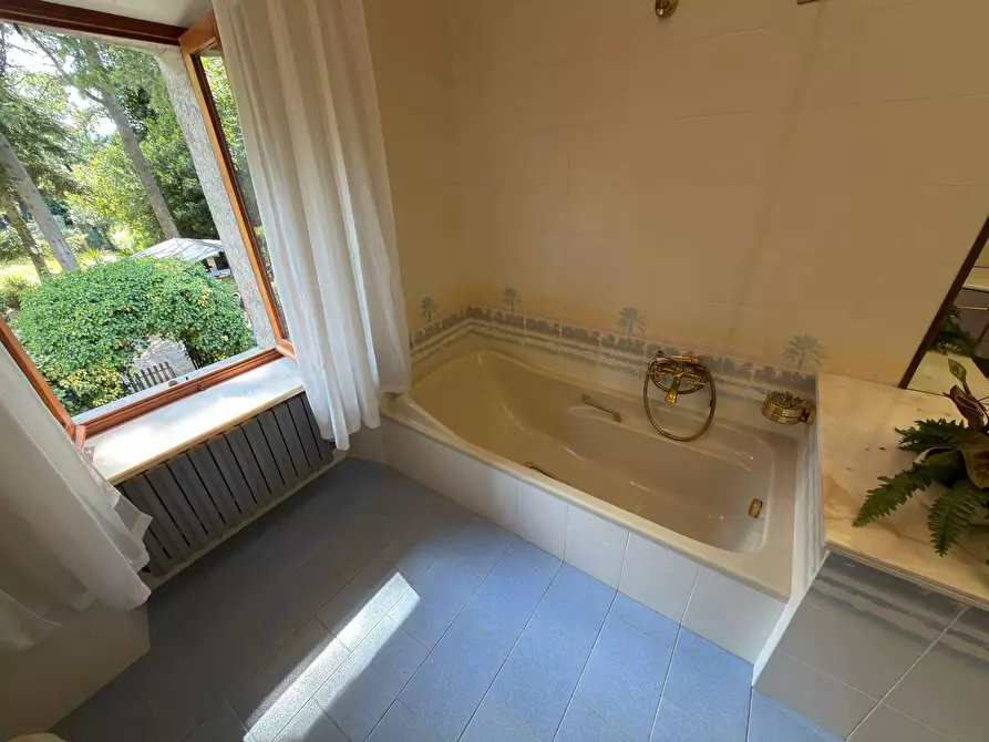 Immagine 43 di Villa in vendita  in CONTRADA PIANIBIANCHI 44 a Tolentino
