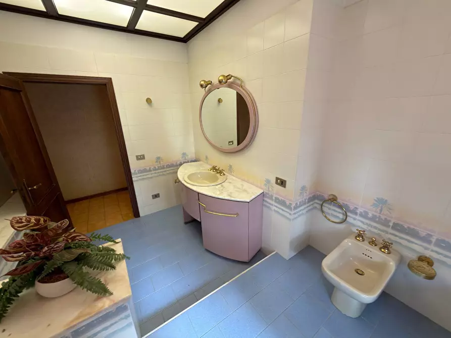 Immagine 39 di Villa in vendita  in CONTRADA PIANIBIANCHI 44 a Tolentino