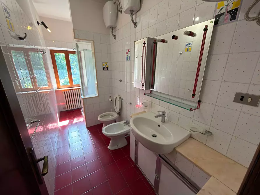 Immagine 44 di Villa in vendita  in CONTRADA PIANIBIANCHI 44 a Tolentino