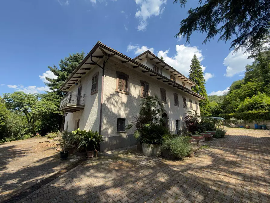 Immagine 2 di Villa in vendita  in CONTRADA PIANIBIANCHI 44 a Tolentino