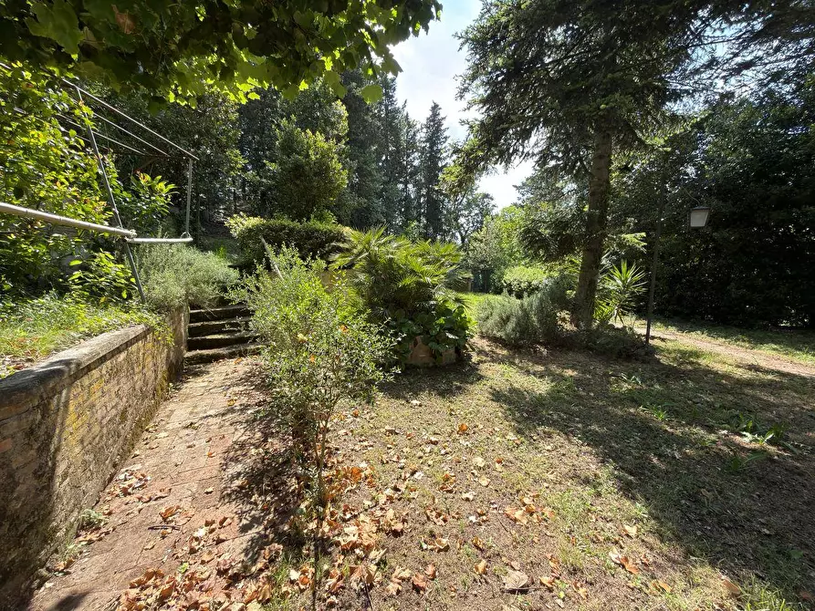 Immagine 9 di Villa in vendita  in CONTRADA PIANIBIANCHI 44 a Tolentino