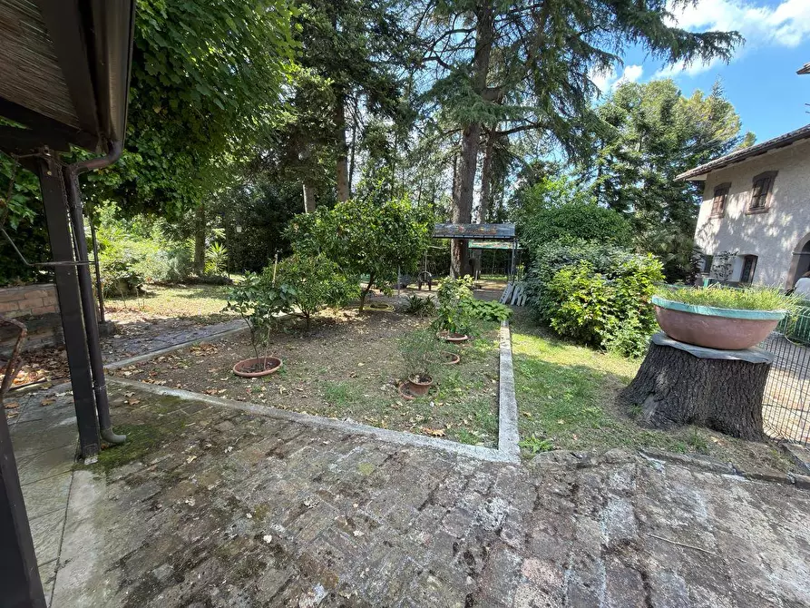 Immagine 11 di Villa in vendita  in CONTRADA PIANIBIANCHI 44 a Tolentino