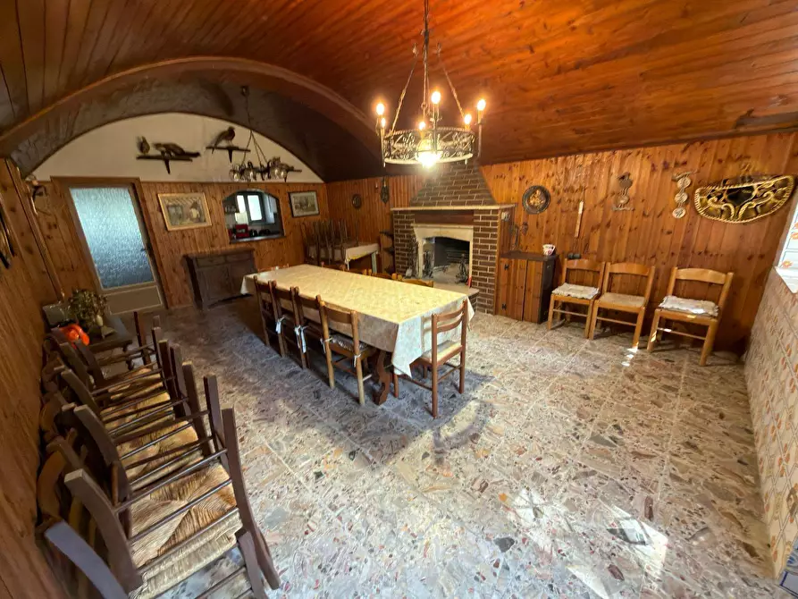 Immagine 59 di Villa in vendita  in CONTRADA PIANIBIANCHI 44 a Tolentino