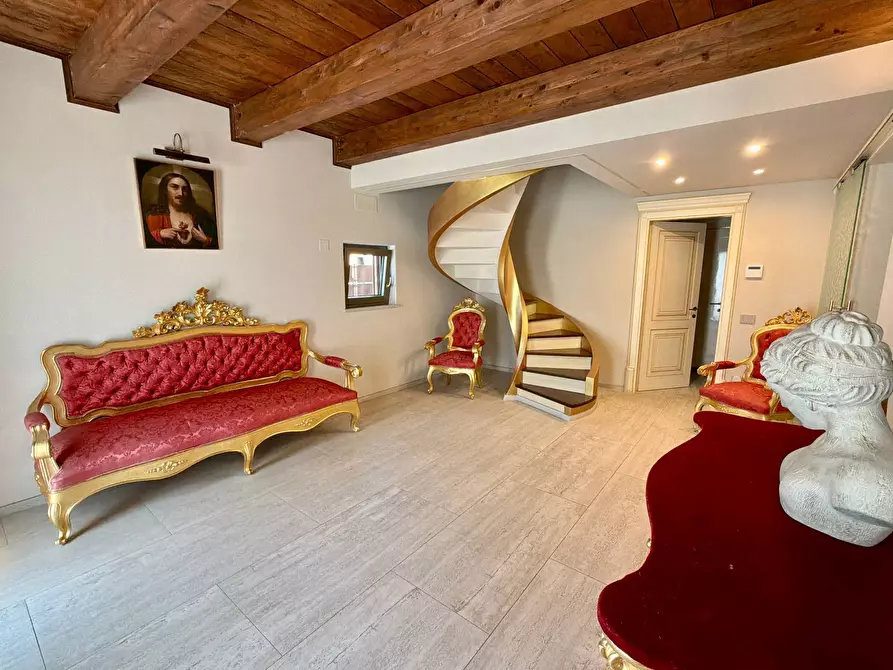Immagine 24 di Villa in vendita  in BORGO TUFICO a Fabriano