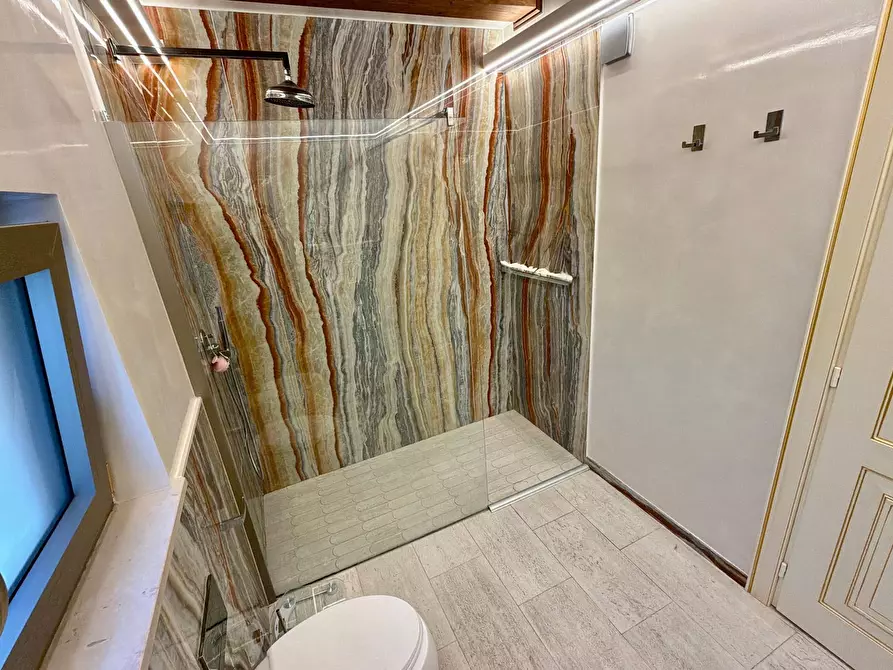 Immagine 39 di Villa in vendita  in BORGO TUFICO a Fabriano