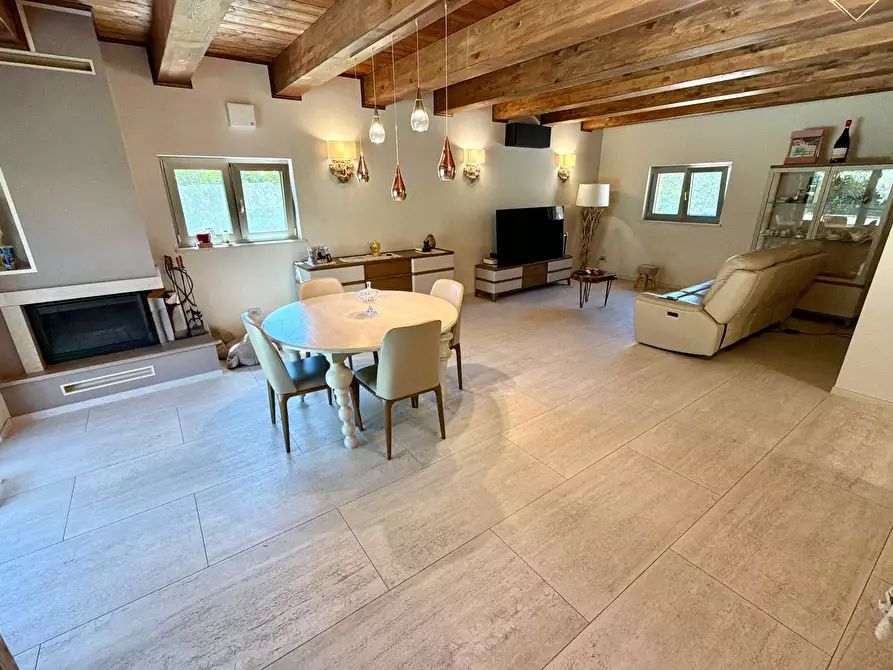 Immagine 29 di Villa in vendita  in BORGO TUFICO a Fabriano