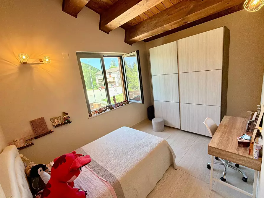 Immagine 52 di Villa in vendita  in BORGO TUFICO a Fabriano